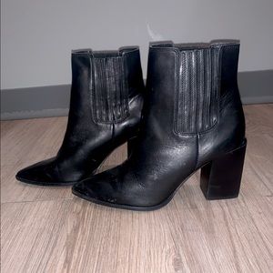 Steve Madden- Black Leather Heeled Ankle Boot